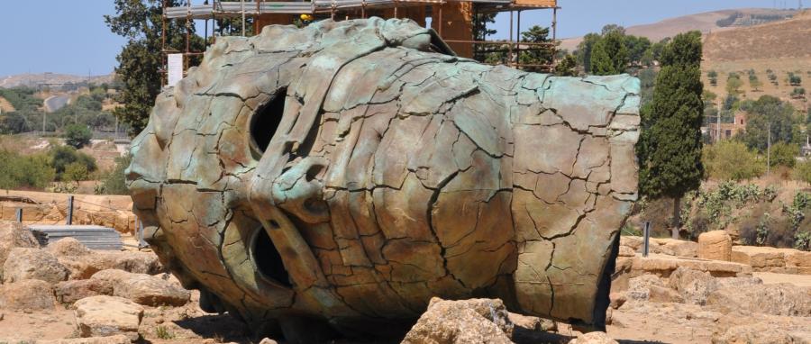 La mostra di Jannis Kounellis nella Valle dei templi di Agrigento (foto di Fabrizio Morviducci)
