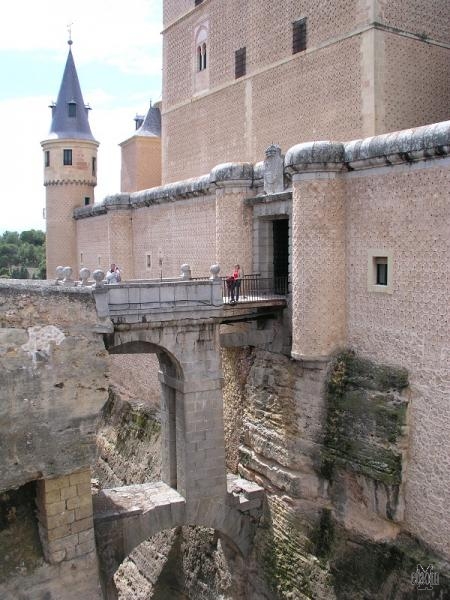 L'alcazar di Segovia e il suo strapiombo mozzafiato (photo etaoin/morv)