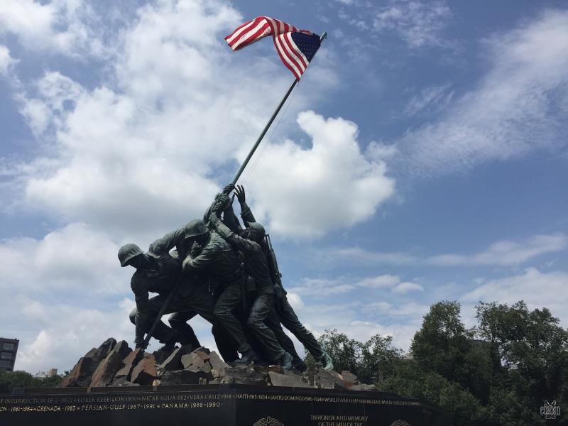 Il Marines Memorial  (photo etaoin/morv)